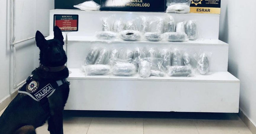 Durdurulan araçta uyuşturucu ele geçirildi