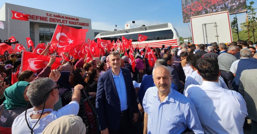 Sezer Defne’de hastane açılışına katıldı