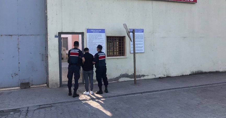 Aranan hırsızlık hükümlüsü tutuklandı