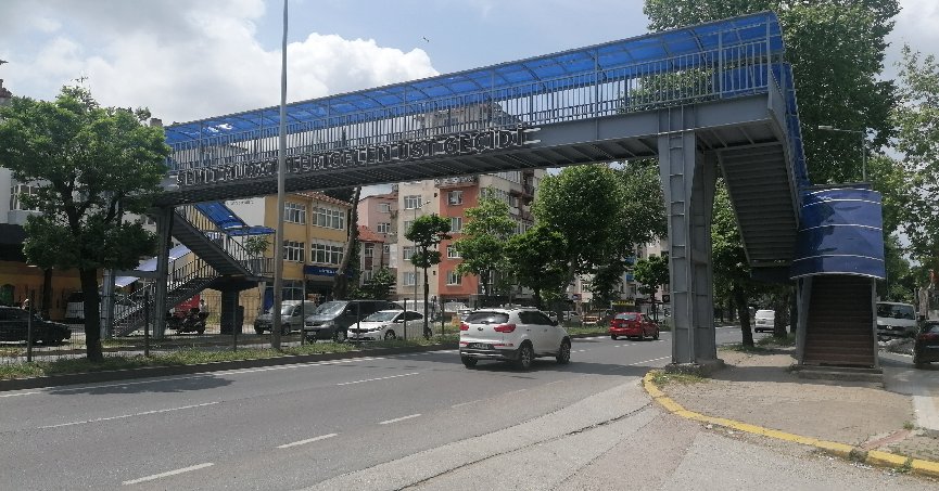 Üstgeçit zeminine bakım gerekli