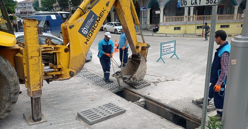 Yol bakım timinden  sorunlara hızlı müdahale