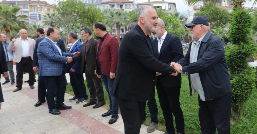 Yıldırım, AK Partili eski başkan ve yöneticilerle buluştu