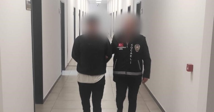 Hırsızlık suçundan aranıyordu, yakayı ele verdi