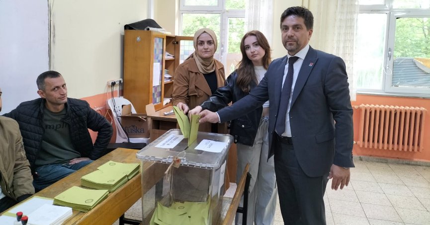 Sarı, okul ziyaretlerinin ardından oyunu kullandı