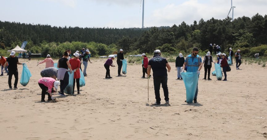Uzunkum Sahili’nde  kıyı temizliği yapıldı