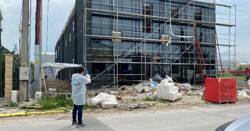 Akıma kapılan işçi 3. kattan düştü