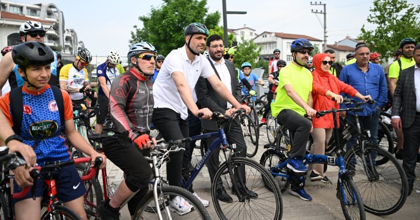 Kocaman’dan gençlerle bisiklet turu
