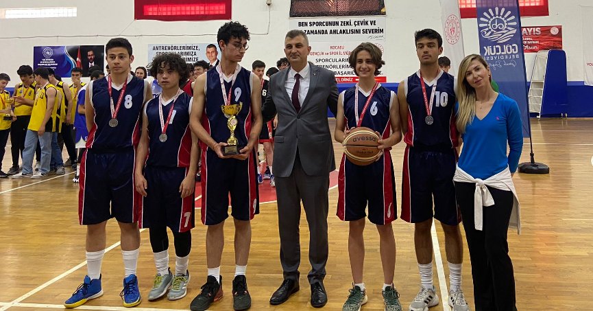 Dereceye girenler ödüllendirildi