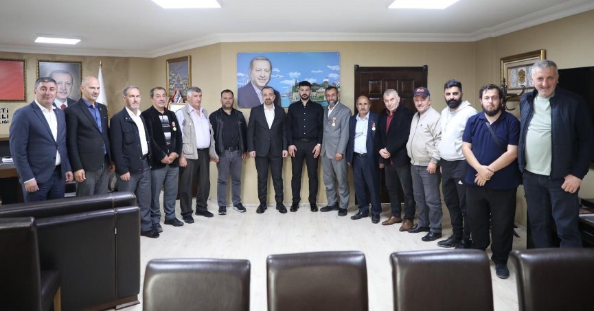 AK Parti’ye ilk hayırlı olsun şehit yakınları ve gazilerden