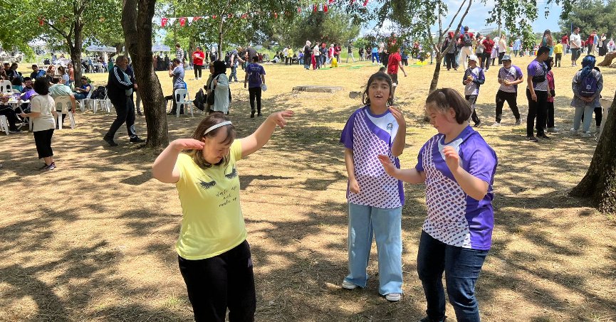 Özel bireyler festivalde gönüllerince eğlendi