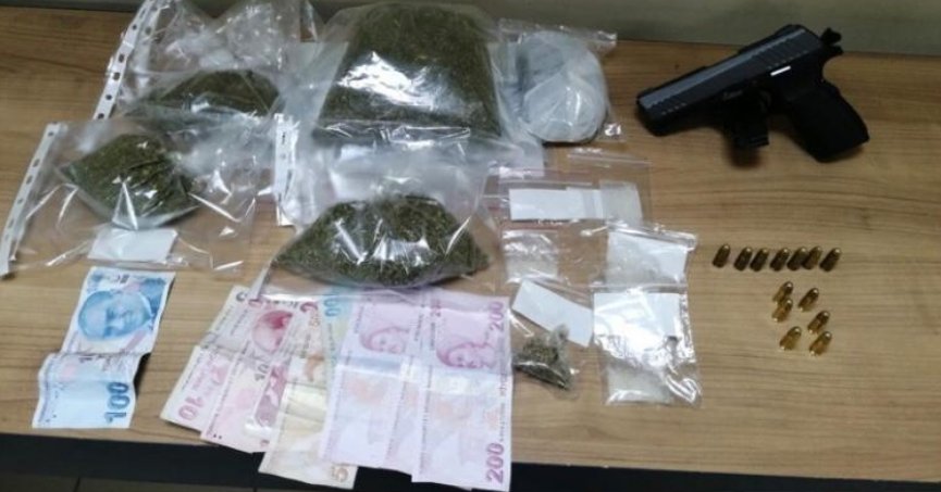 Uyuşturucu operasyonunda yakalanan 2 zanlı tutuklandı