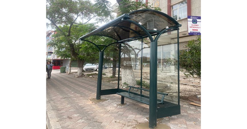 Büyükşehir 12 ilçede durakları yeniliyor