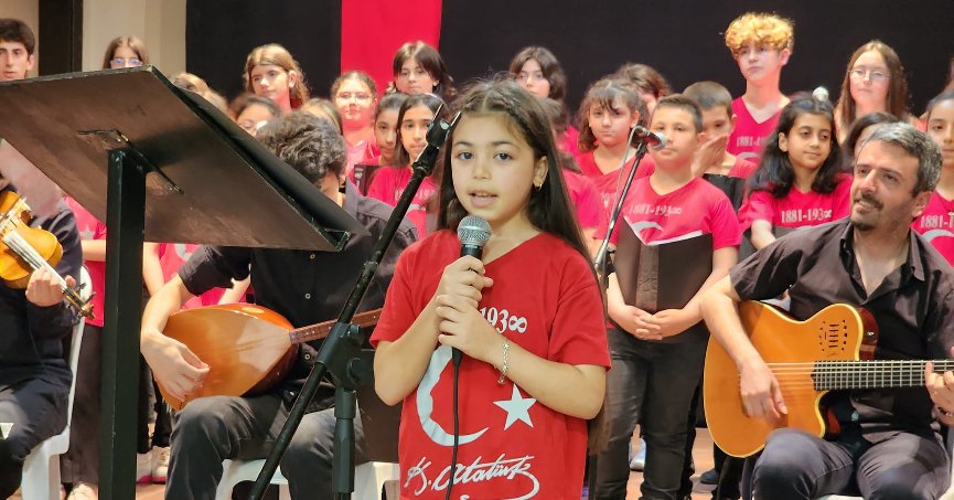 Çocuk korosundan muhteşem konser