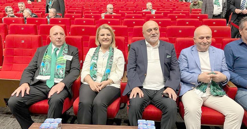 Hikmet Karaman kongreyi izledi