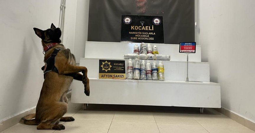Otomobilde 15 kilo 600 gram  afyon sakızı ele geçirildi