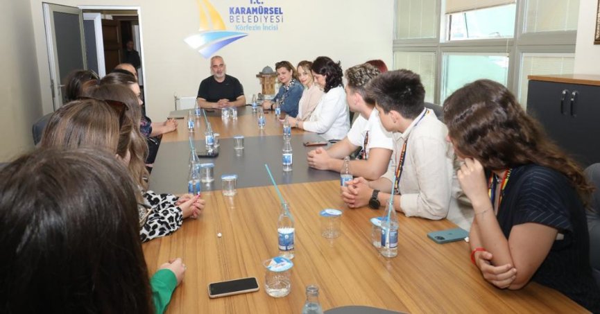 Romanyalı öğrencilerden Başkan Yıldırım’a ziyaret