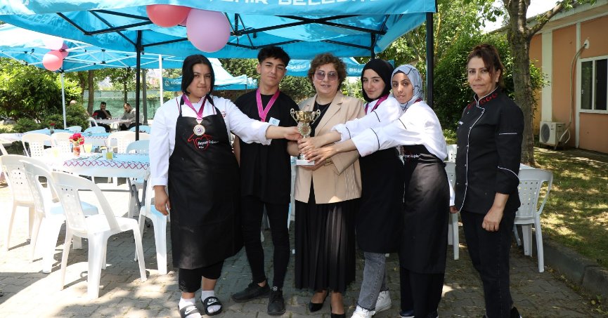 Deprem bölgesine Beyaz  Kalpler’den destek