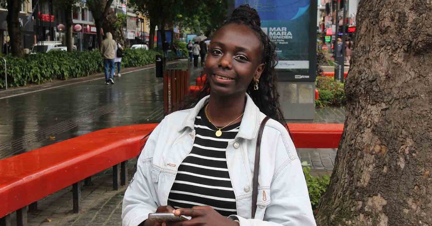 İzmitli Zehra’yı her gören Afrikalı zannediyor