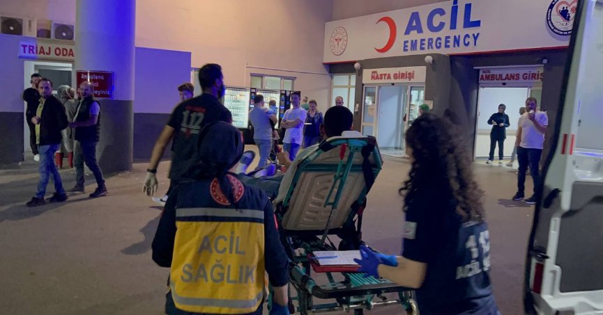 Bıçaklı kavgada 1 kişi yaralandı