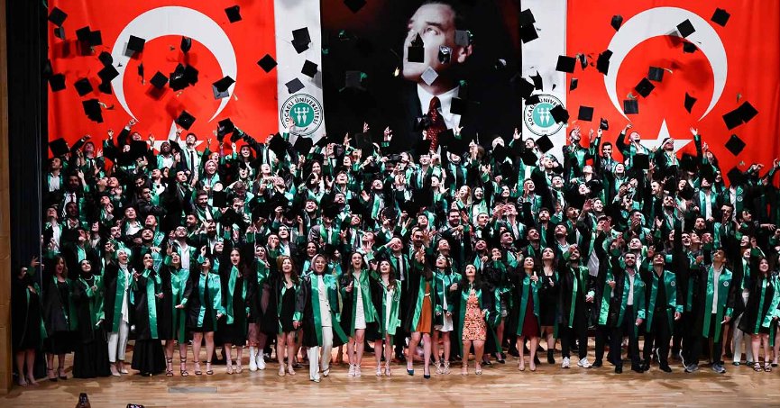 Teknoloji Fakültesi’nde mezuniyet heyecanı