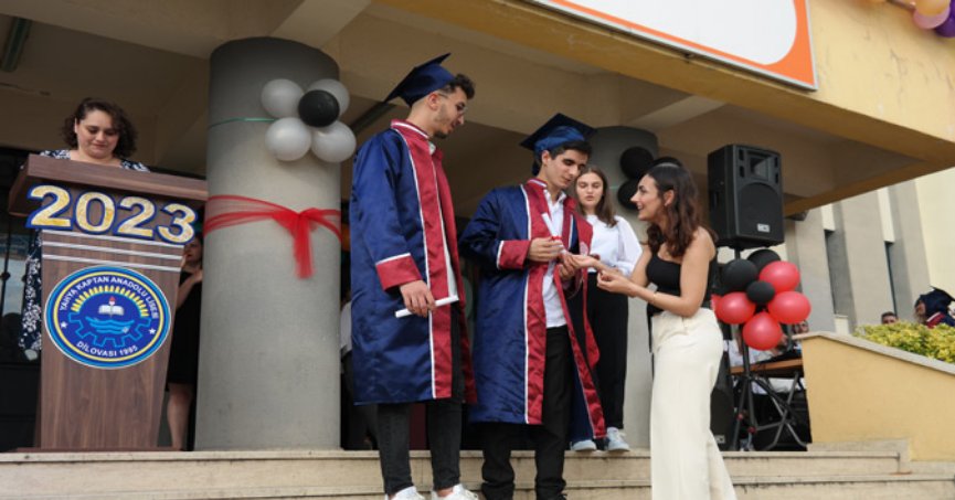 Görme engelli öğrenci liseden dereceyle mezun oldu