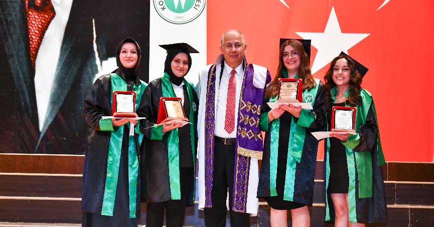 Sağlık Bilimleri’nde mezuniyet töreni