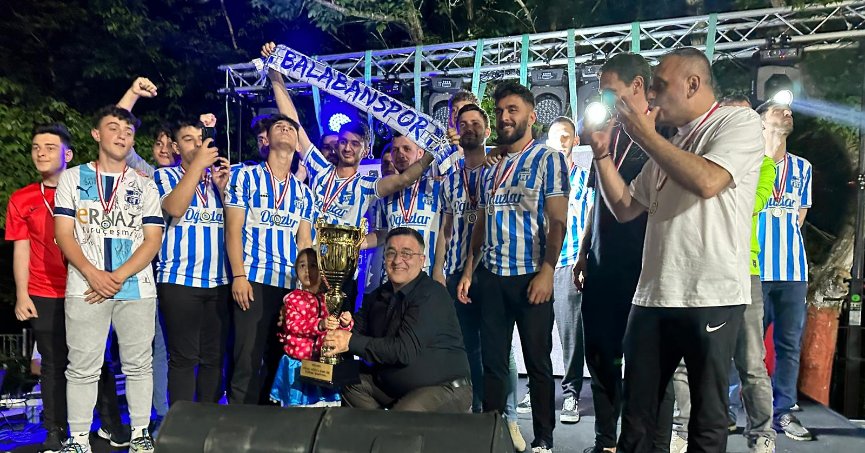 Balabanspor şampiyonluğu kutladı
