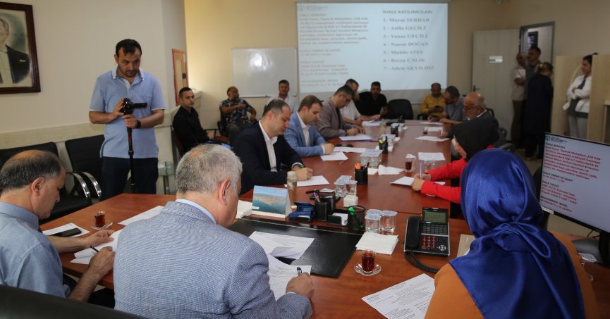 Kocaeli vergi dairesi yıkılıyor