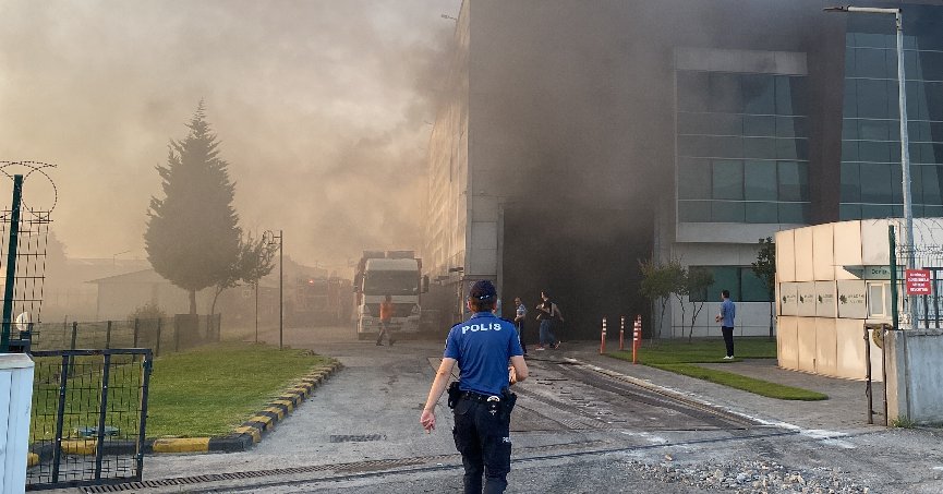 Geri dönüşüm fabrikasında yangın