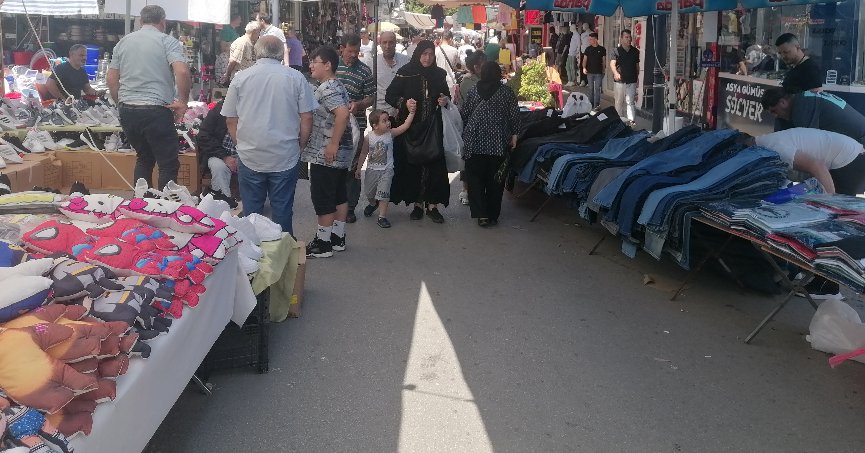 Bayram pazarı yarın da açık