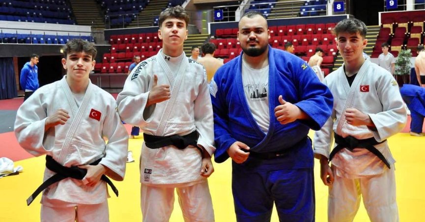 Kağıtspor, Avrupa’nın her kulvarında şampiyon