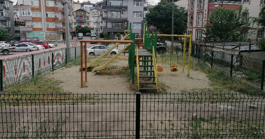 Çocuk parkına bakım isteniyor