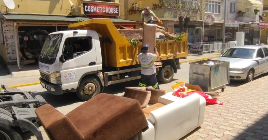 Ekipler evsel atıklara geçit vermiyor