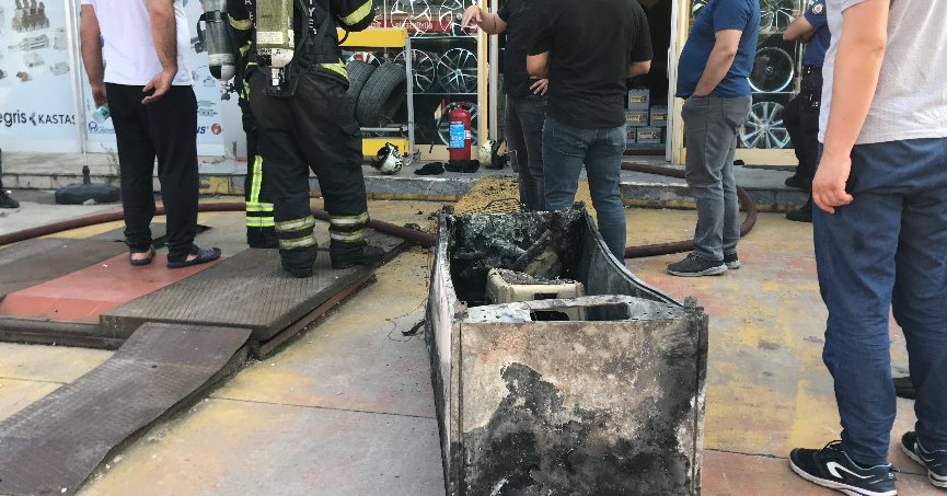 İş yerindeki klima ve buzdolabı yangın çıkardı