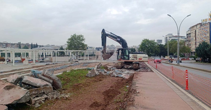 Milli İrade Meydanı’nda şerit genişletme çalışması