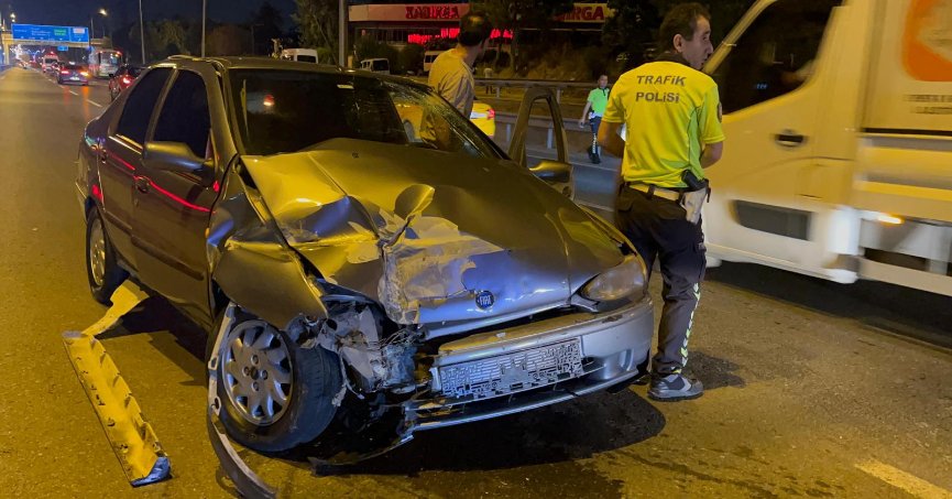 Otobüsle çarpışan otomobilin sürücüsü yaralandı