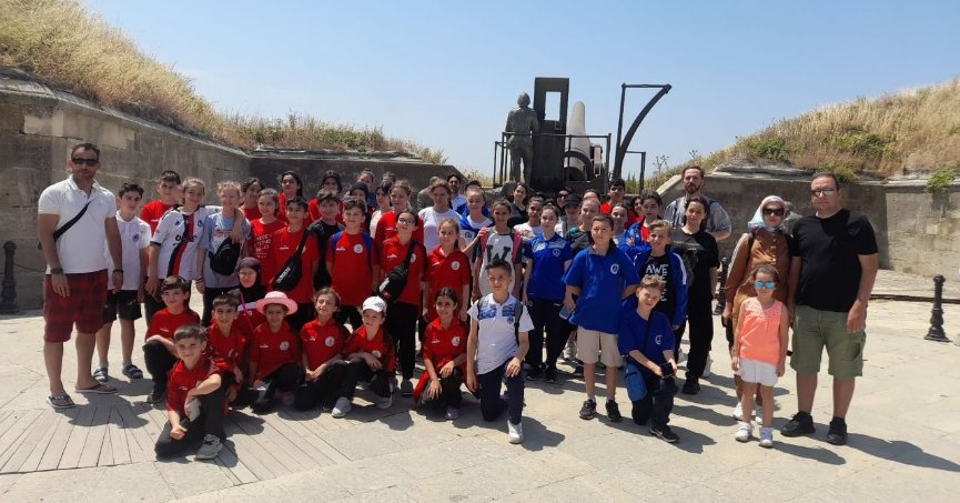 Şampiyonaya öncesi şehitlikleri gezdiler