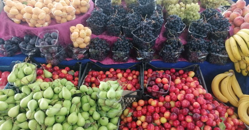 Pazarda en çok ilgi meyvelere