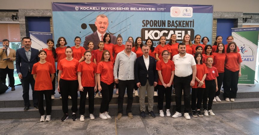 Başarılı sporcular Büyükakın'la buluştu