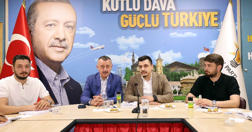 Büyükakın, ‘Sahada büyük bir gayret gösterdiniz’