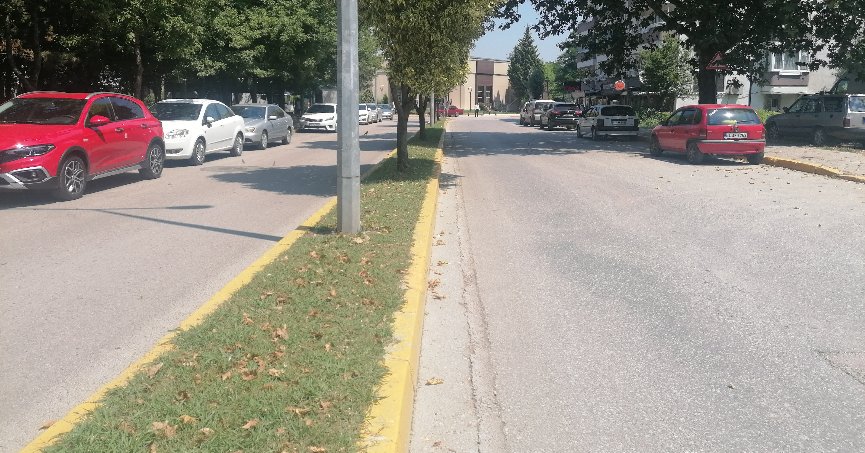 Genişletilen cadde,  park sorununu da çözdü