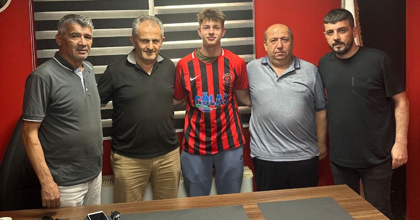 Gölcükspor transfere doymuyor