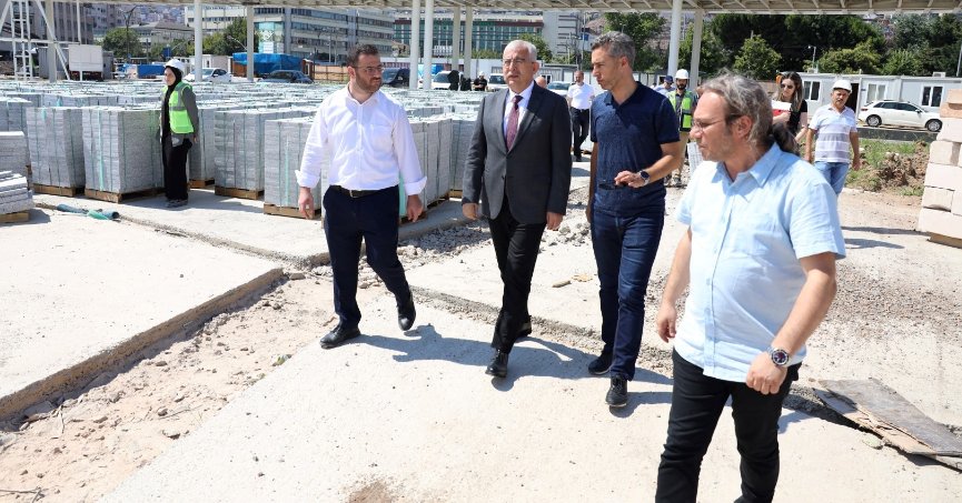 Gündoğdu, Milli İrade Meydanı’nı inceledi