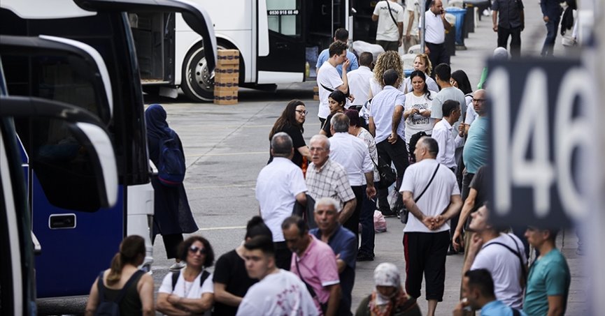 Akraba ziyaretine ilk çeyrekte yaklaşık 12 milyar lira harcandı