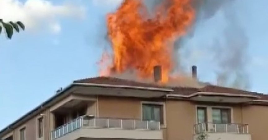 Çatı alev topuna döndü