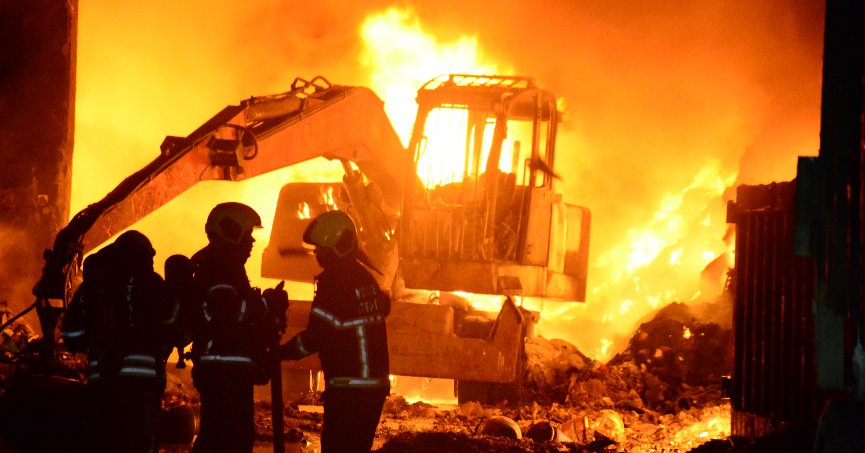 Kimyasal atık yangını kontrol altına alındı