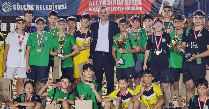 Kum futbolunda şampiyonlar belirlendi