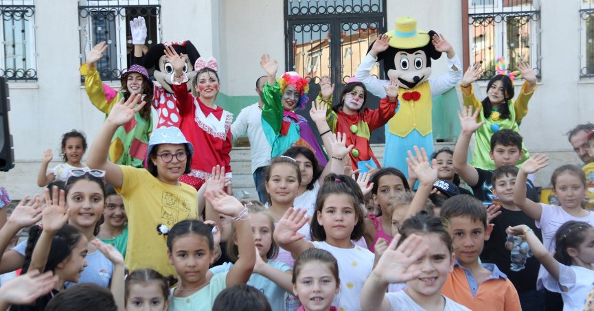 ‘Bizim Sokakta Şenlik Var’ yarın Gölcük’te