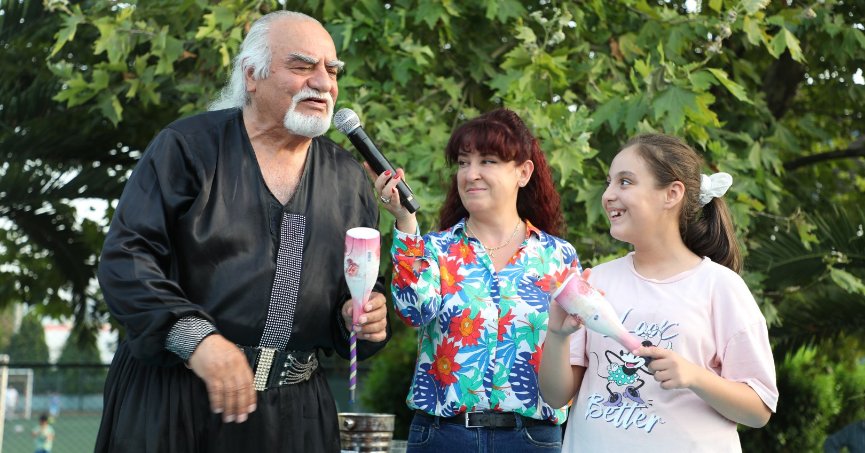 Sokak şenlikleriyle doyasıya eğlence