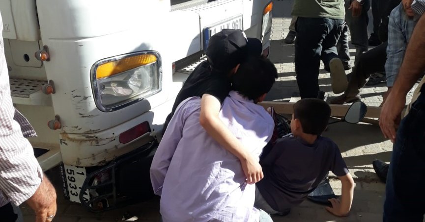 Hafriyat kamyonu baba ve 2 çocuğunu ezdi